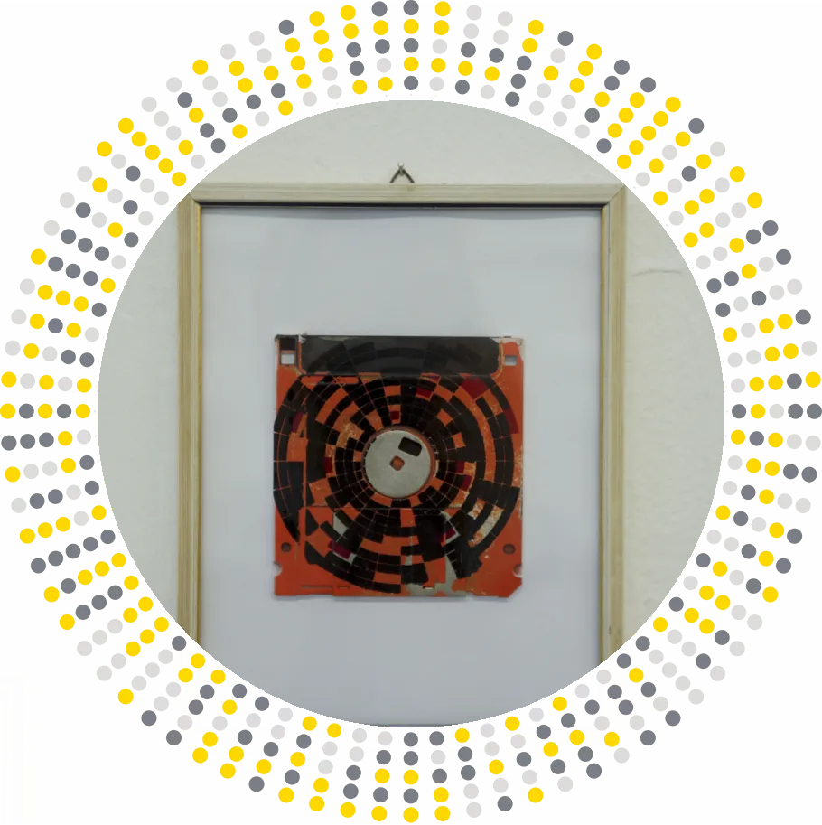 Silk screening on floppy disks - Circles by Dominik Jais Silk screening on floppy disks - Circles by Dominik Jais