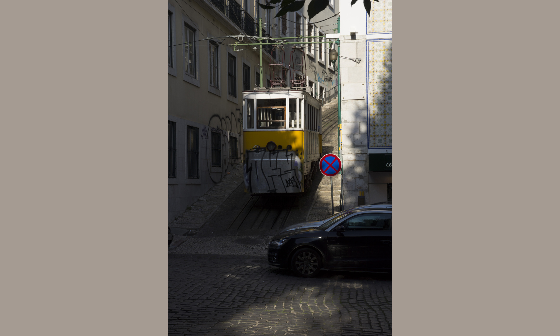 elevatores in Lisbon, Portugal elevatores in Lisbon, Portugal