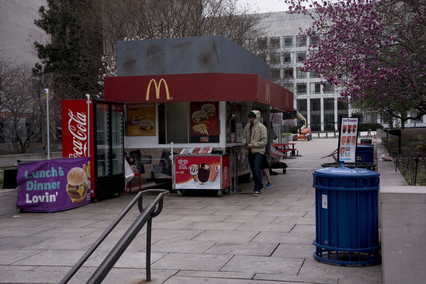 A McDonalds "Pommesbude" in the near of the Smithsonian, Washington DC A McDonalds "Pommesbude" in the near of the Smithsonian, Washington DC