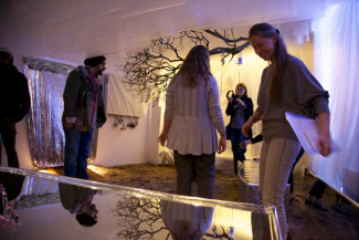 Bianca Wickinghoff in front of "Das Ewige Leben" Bianca Wickinghoff in front of "Das Ewige Leben"