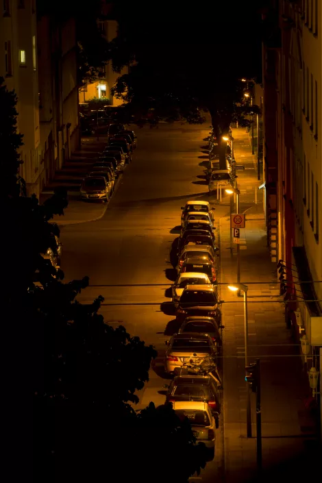 A view into the Herwarthstraße, Essen, from above during night