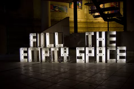 Fill the EmptySpace - interactive 3.5 floppy disk sculpture by artist Dominik Jais Fill the EmptySpace - interactive 3.5 floppy disk sculpture by artist Dominik Jais